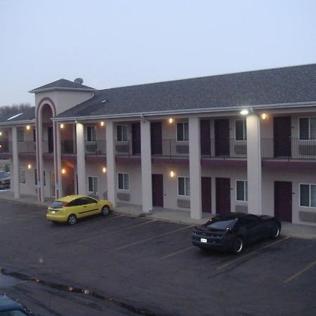 Townhouse Inn & Suites Omaha Buitenkant foto