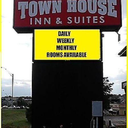 Townhouse Inn & Suites Omaha Buitenkant foto
