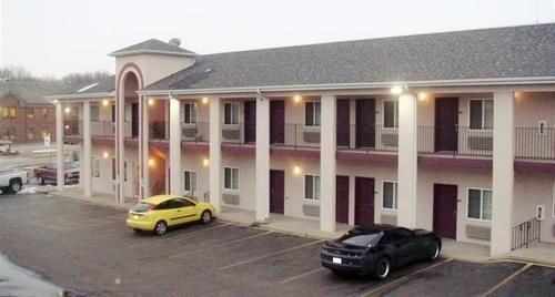 Townhouse Inn & Suites Omaha Buitenkant foto