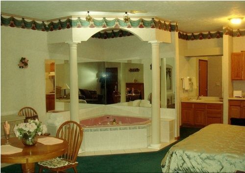 Townhouse Inn & Suites Omaha Buitenkant foto