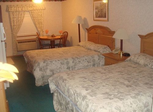 Townhouse Inn & Suites Omaha Buitenkant foto